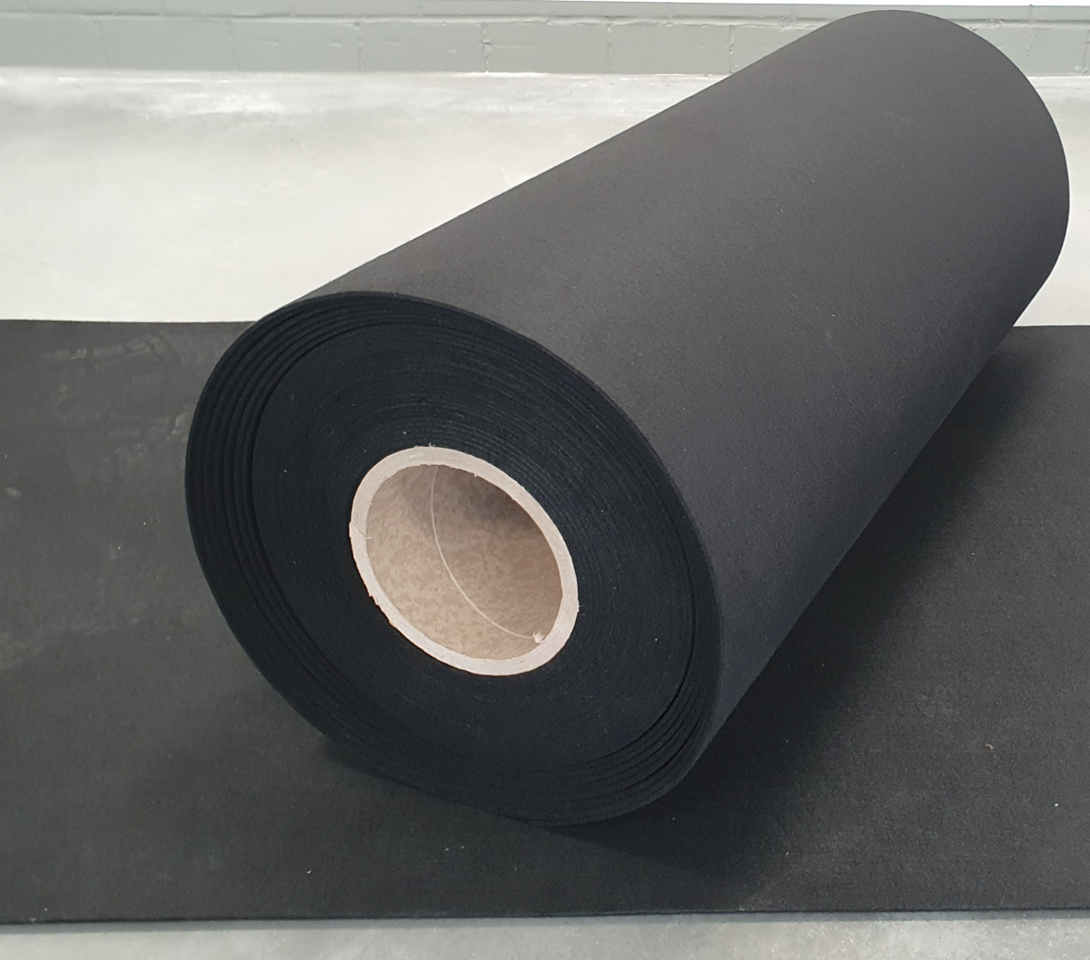HAMMERFEST APEX BLACK | Schutzboden Legeboden für Außen und Innen, schwarz 28x1m 800g/m²