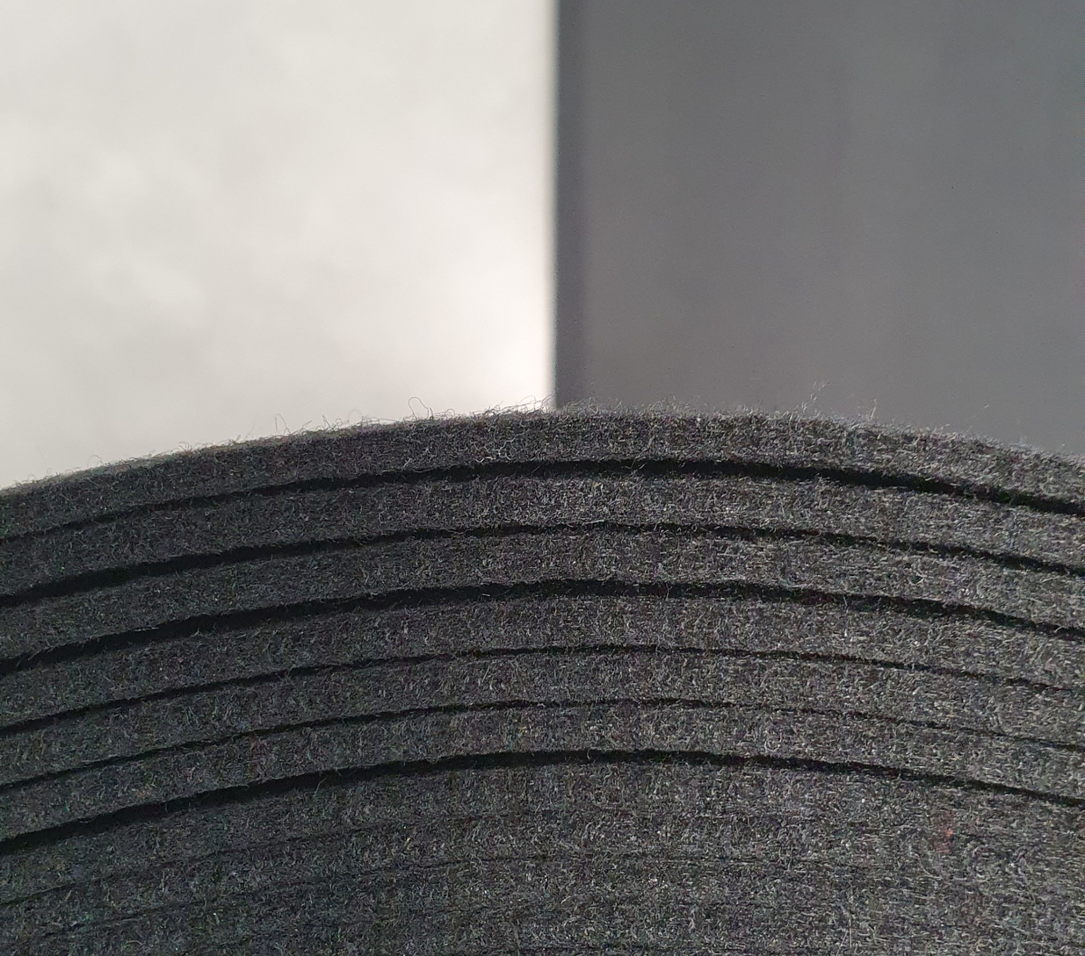HAMMERFEST APEX BLACK | Schutzboden Legeboden für Außen und Innen, schwarz 28x1m 800g/m²