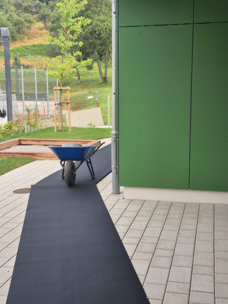 HAMMERFEST APEX BLACK | Schutzboden Legeboden für Außen und Innen, schwarz 28x1m 800g/m²
